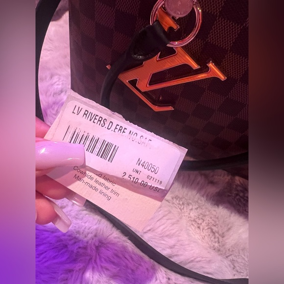 Louis Vuitton Riverside Tote - Picture 7 of 7